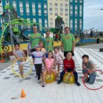 Педагоги детских садов организовывают спортивные игры для юных горожан микрорайона Иртыш 2