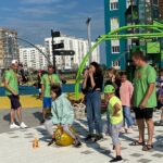 Педагоги детских садов организовывают спортивные игры для юных горожан микрорайона Иртыш 2
